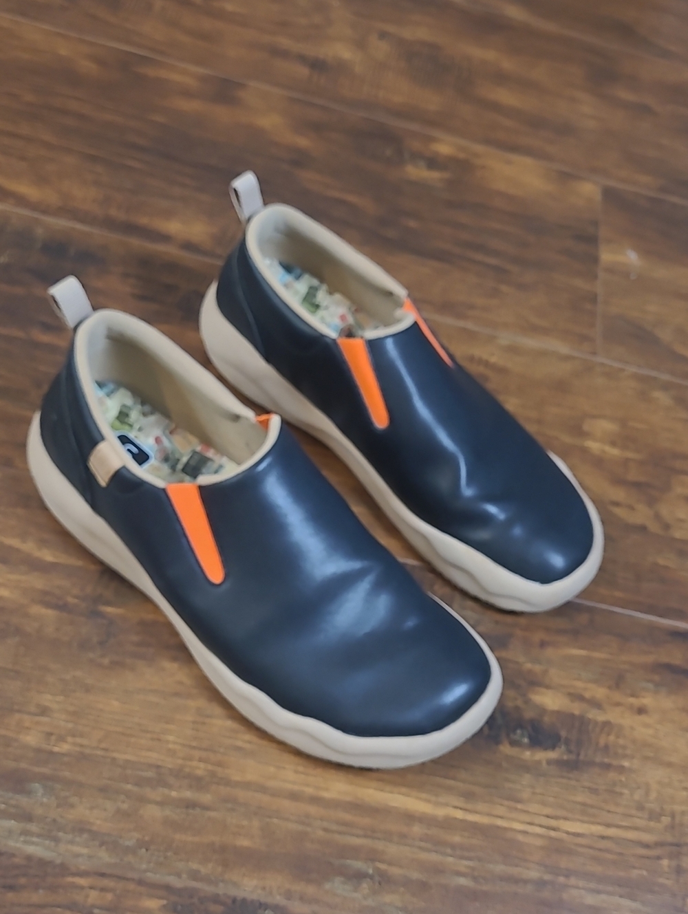 UIN Women's Black Slip-On Loafers with Orange Accents Comfort Shoes Size 9